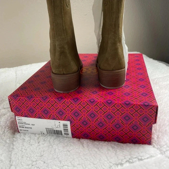 Tory Burch, Siena Bootie, Color River Rock, Size 7.5, Ankle length, Suede - Picture 5 of 11